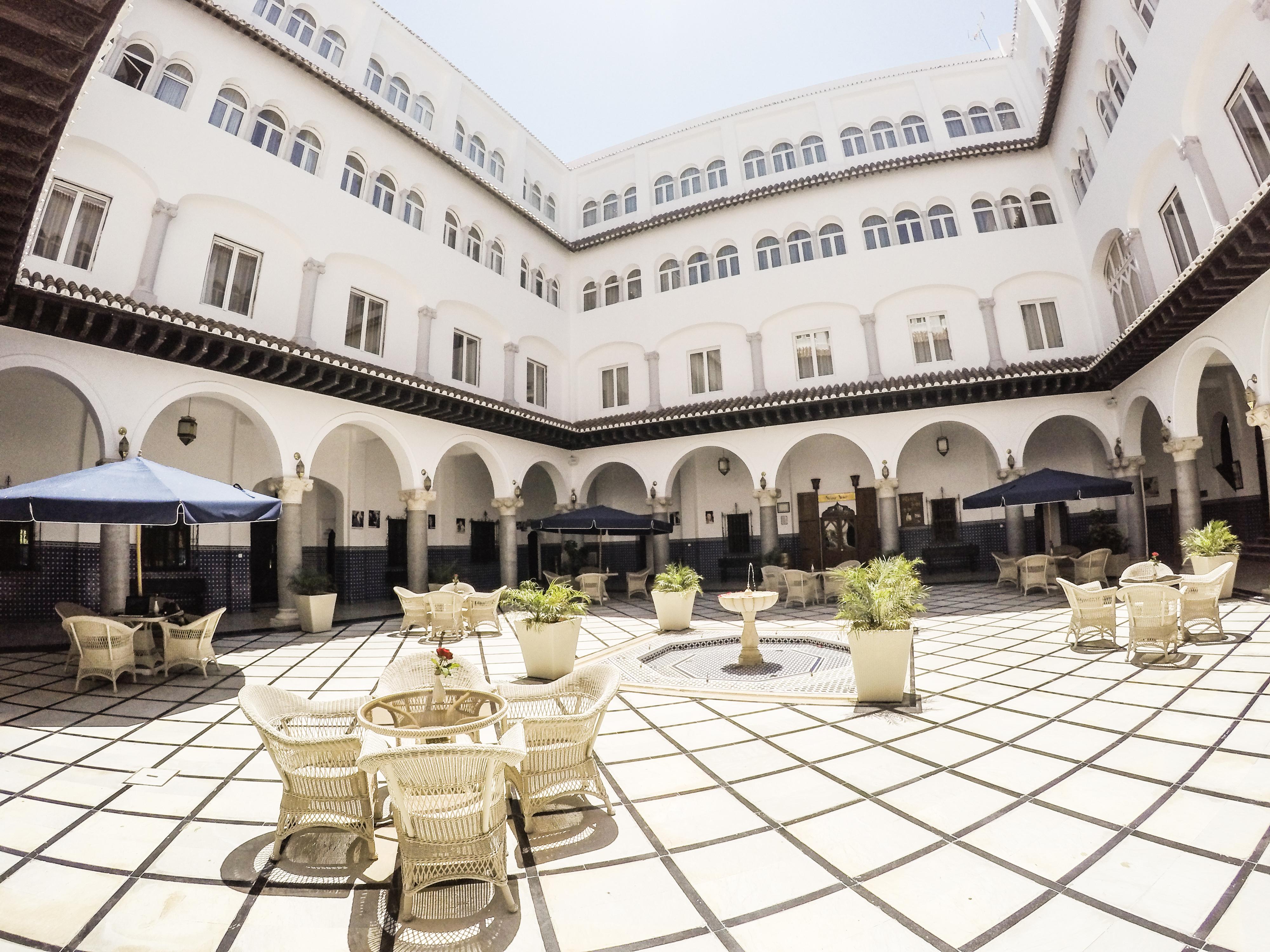 El Minzah Hotel Tangier Exterior photo The hotel's courtyard