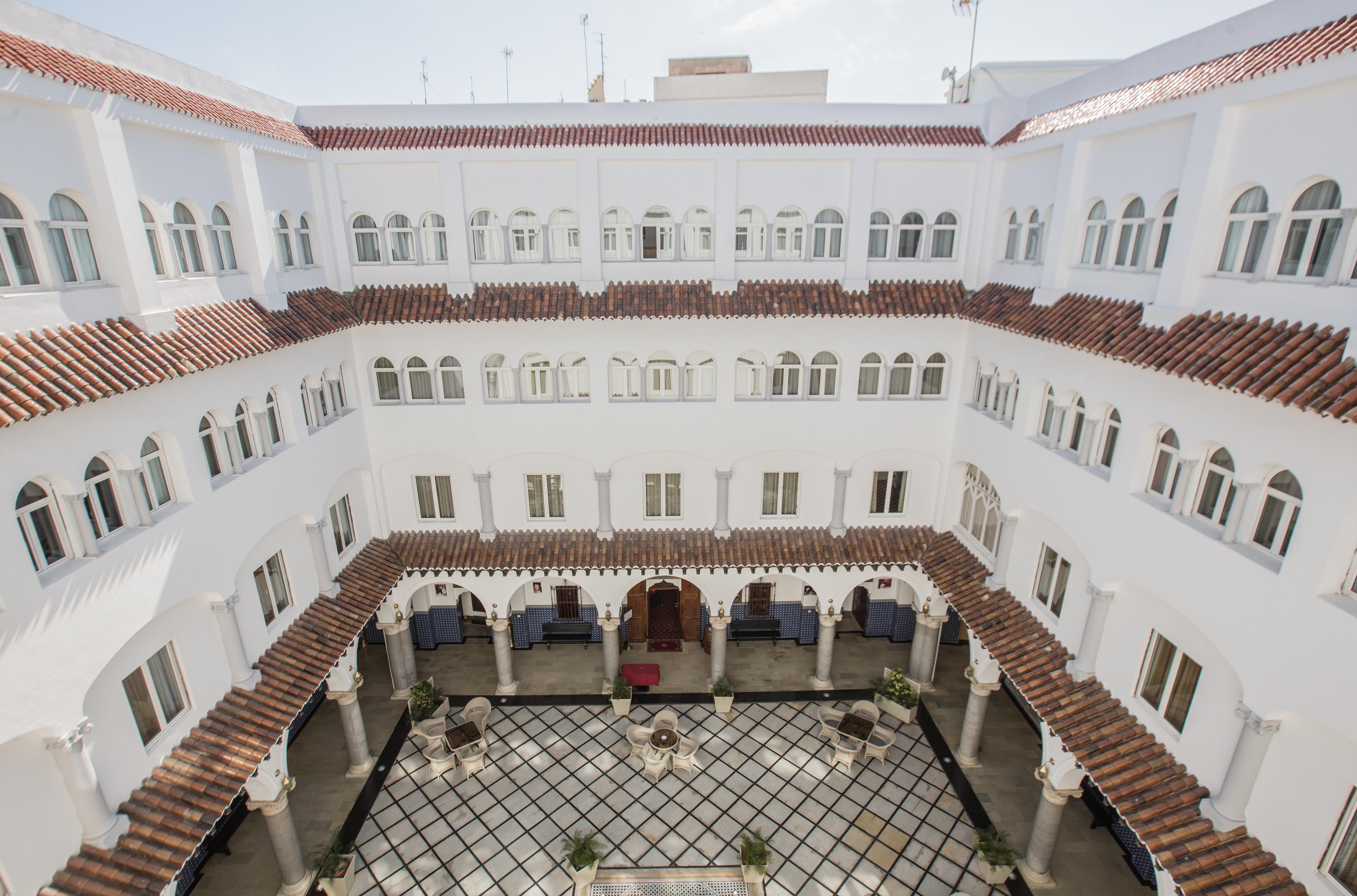 El Minzah Hotel Tangier Exterior photo The courtyard of the palace